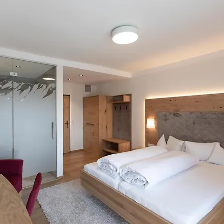 伊塞威特酒店 3* 瑟斯塔斯